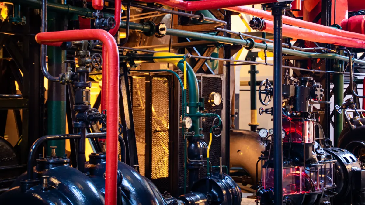 Industriële pompinstallatie waarin cavitatie schade kan veroorzaken